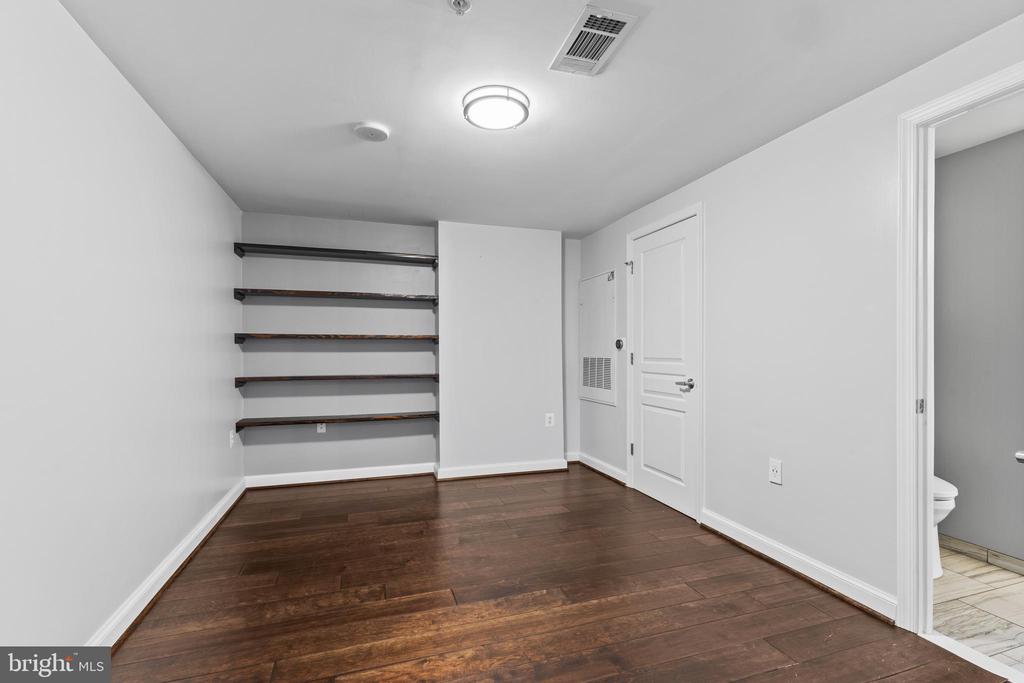 2451 MIDTOWN AVENUE 616