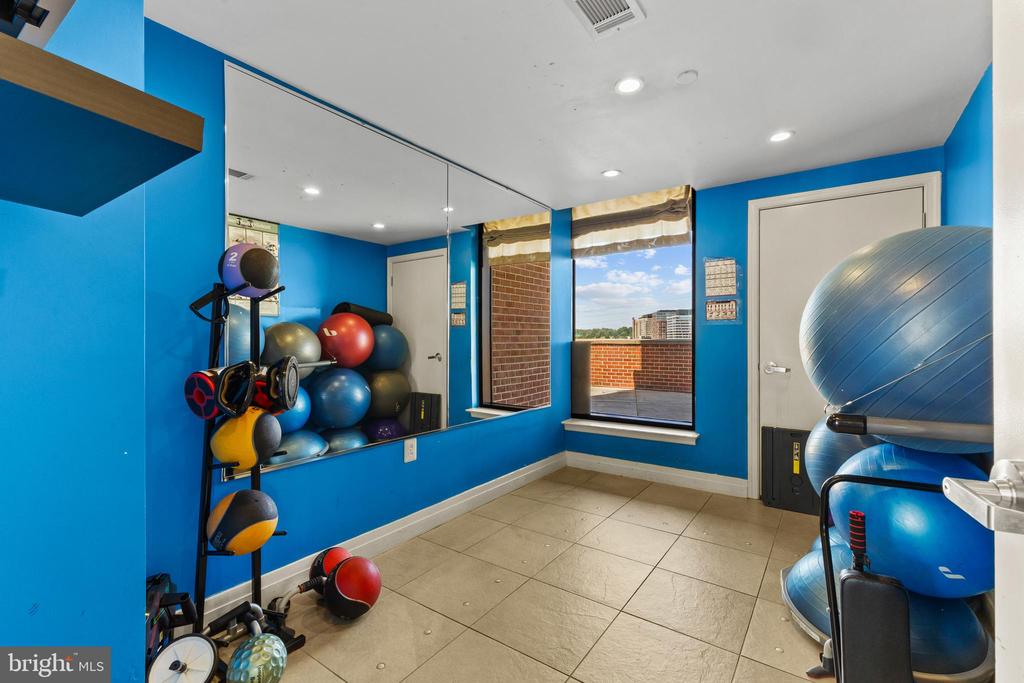 2451 MIDTOWN AVENUE 616