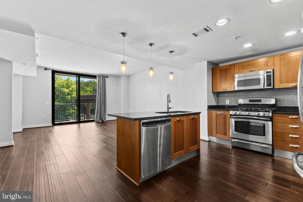 2451 MIDTOWN AVENUE 616