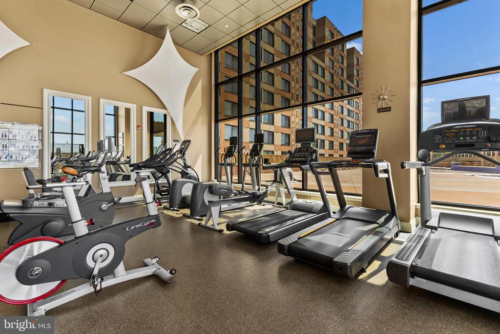 2451 MIDTOWN AVENUE 616