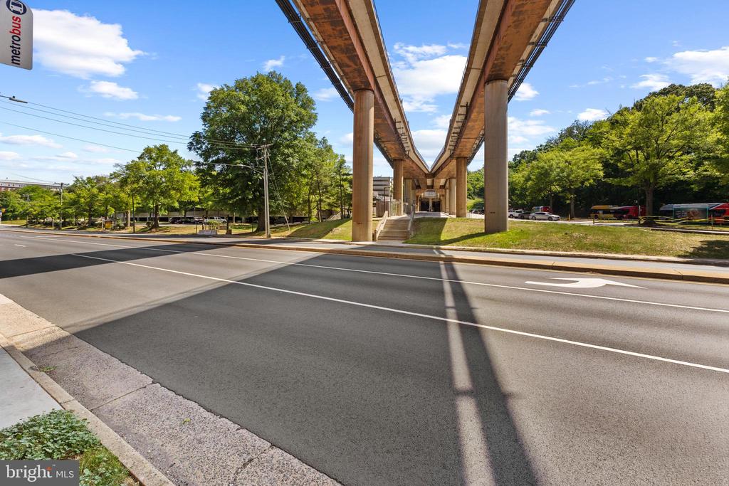 2451 MIDTOWN AVENUE 616