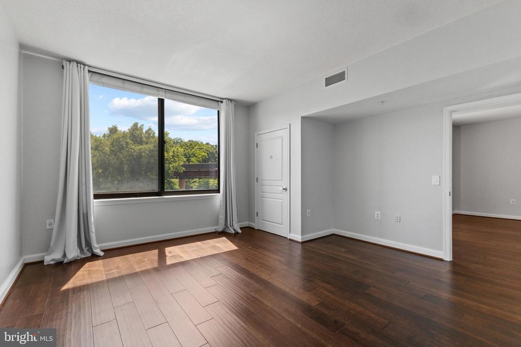 2451 MIDTOWN AVENUE 616