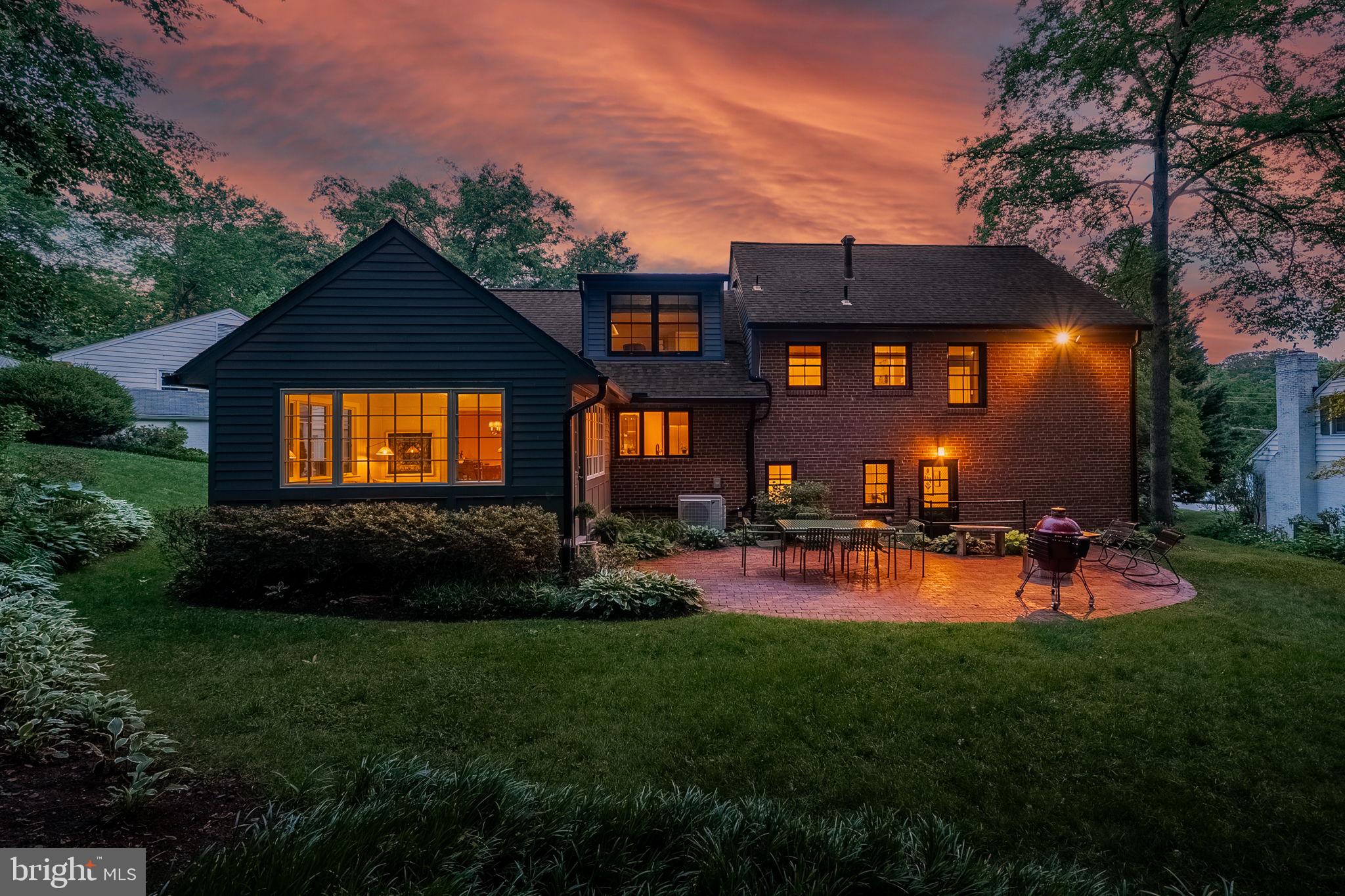 825 ELAINE COURT