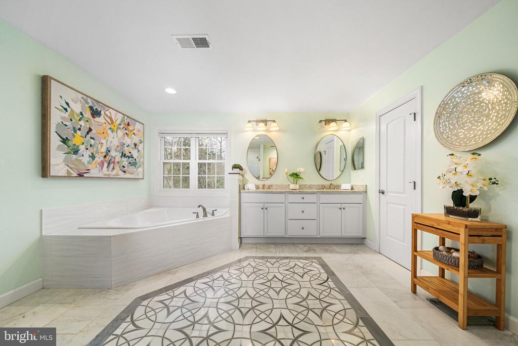 1232 SHENANDOAH ROAD