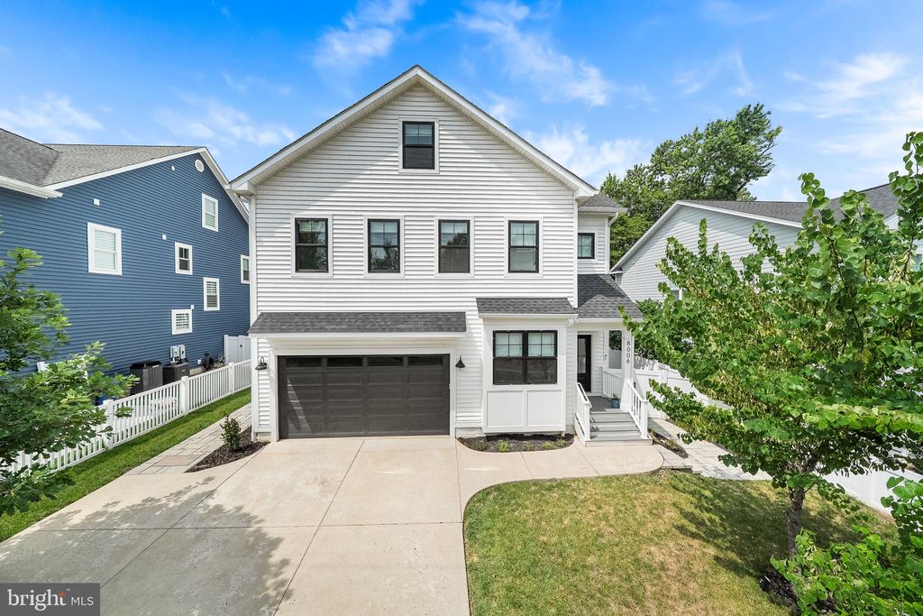 8006 FORT HUNT ROAD