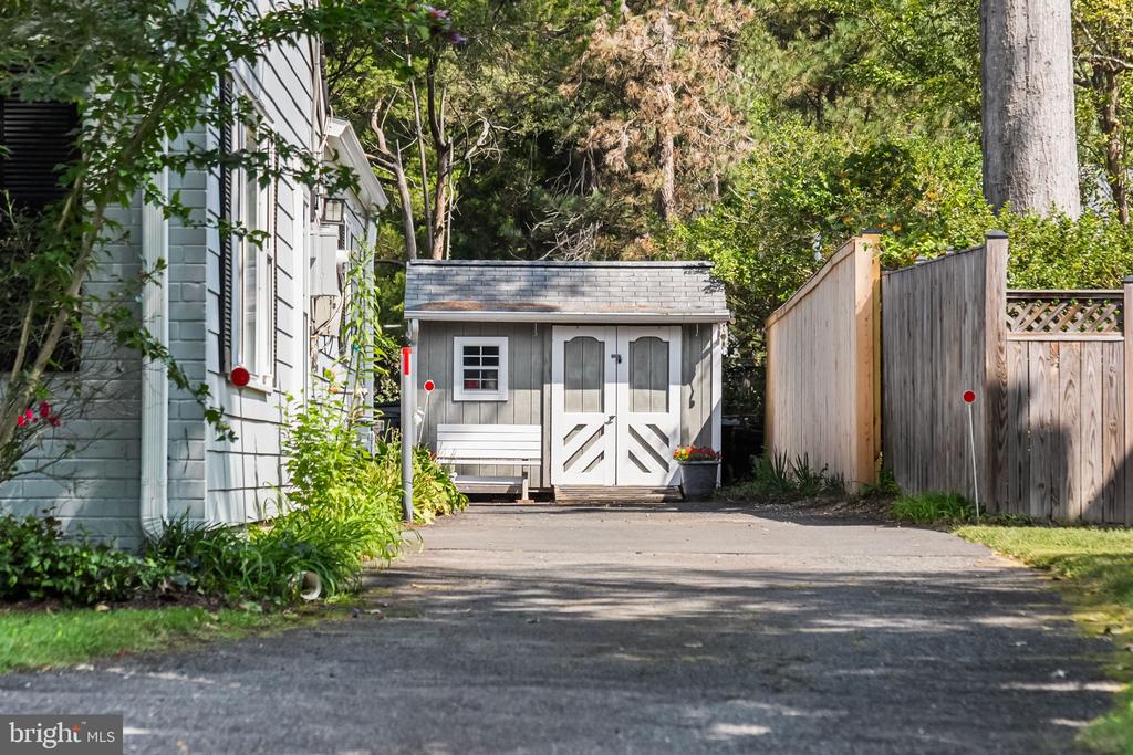 7851 MIDDAY LANE