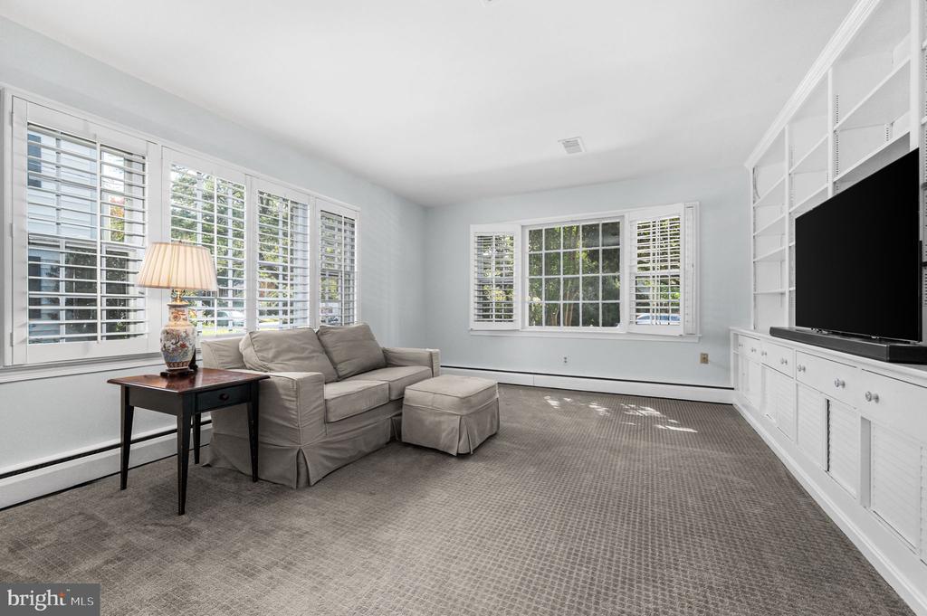 7851 MIDDAY LANE