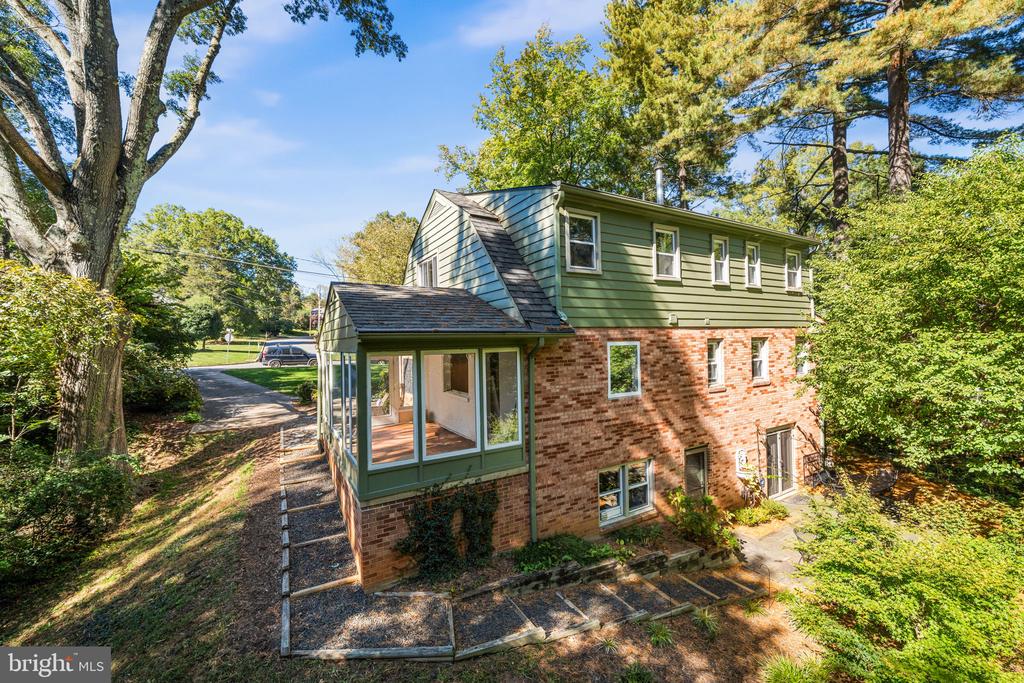 1625 COURTLAND ROAD