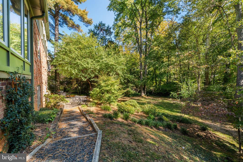 1625 COURTLAND ROAD