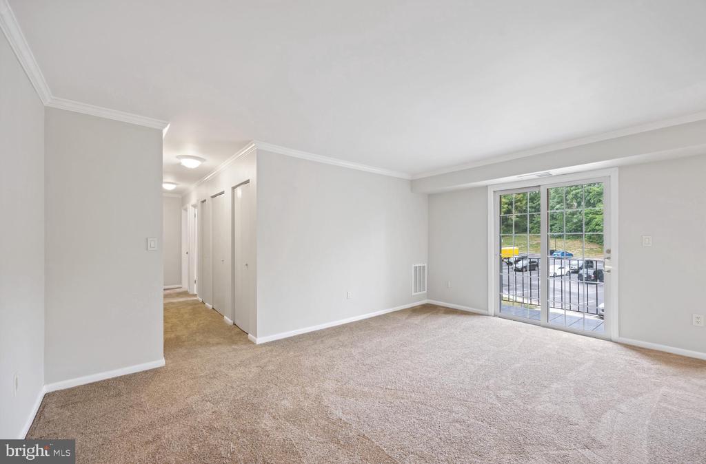 1523 Colonial Dr #304