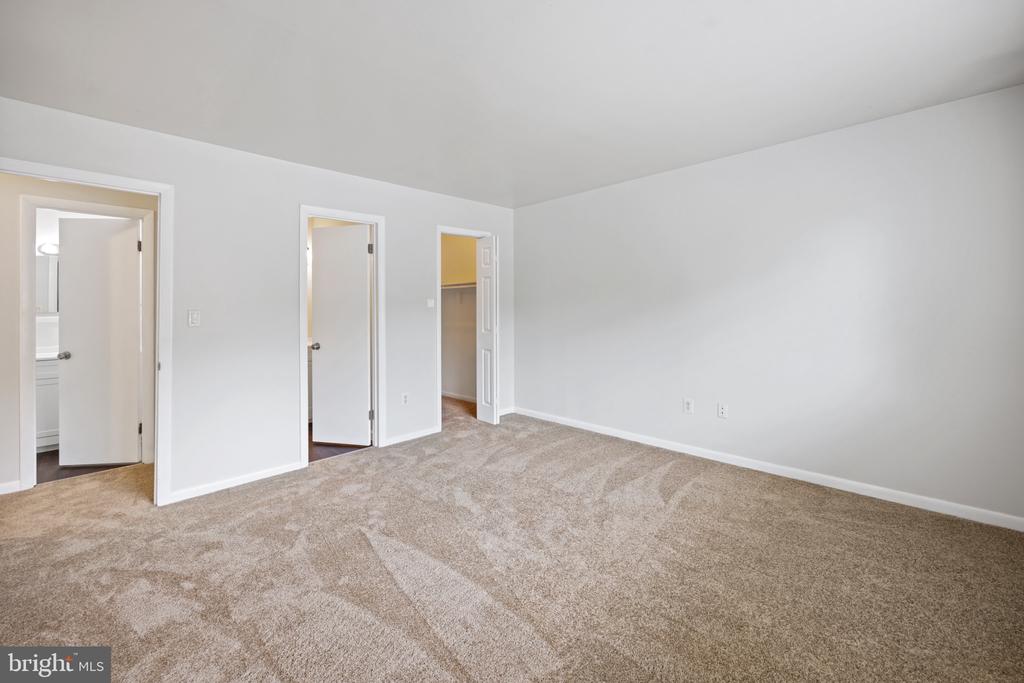 1523 Colonial Dr #304