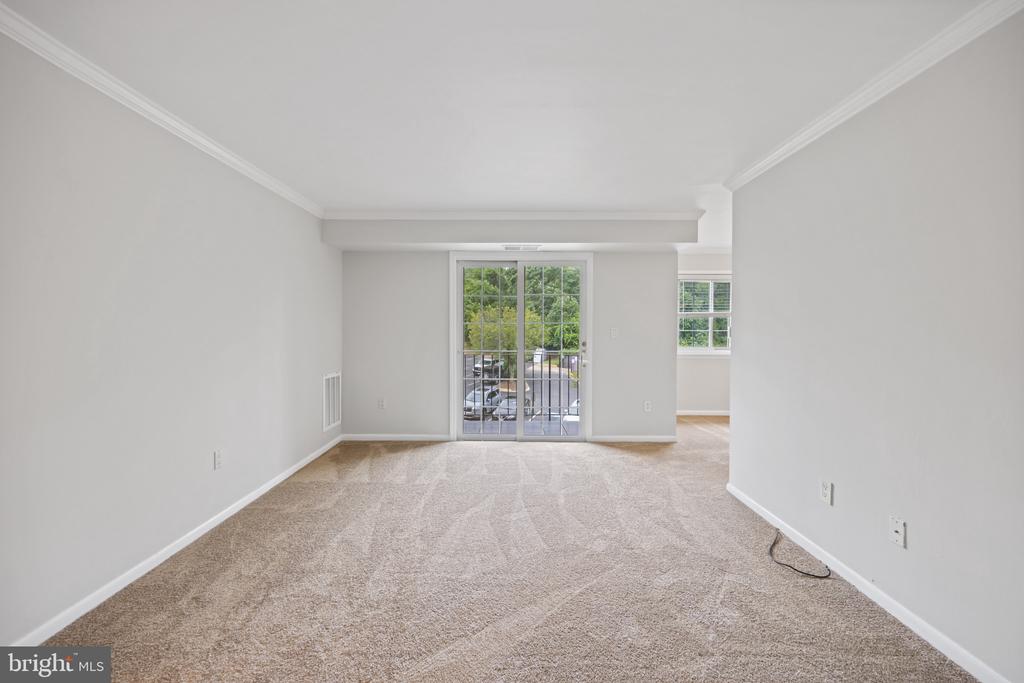 1523 Colonial Dr #304
