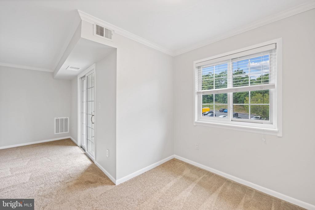 1523 Colonial Dr #304