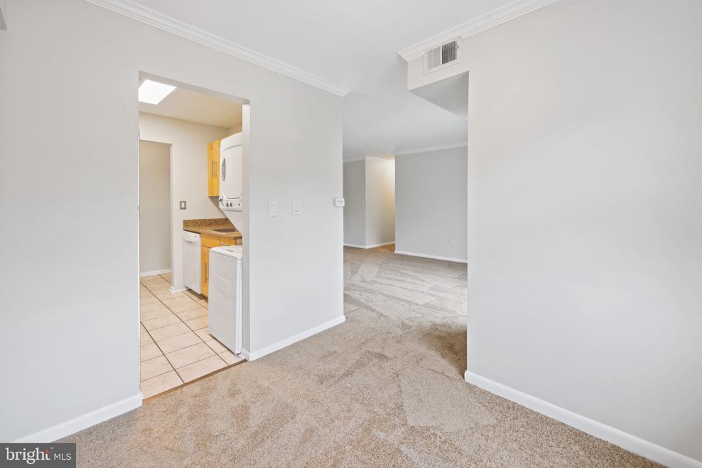 1523 Colonial Dr #304