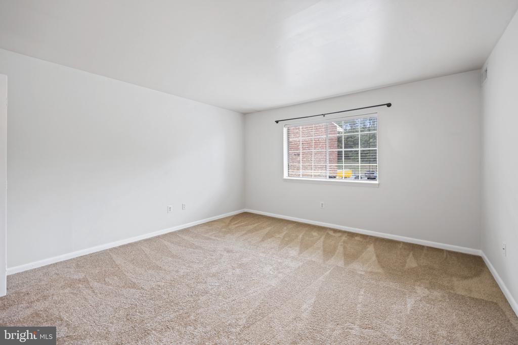 1523 Colonial Dr #304
