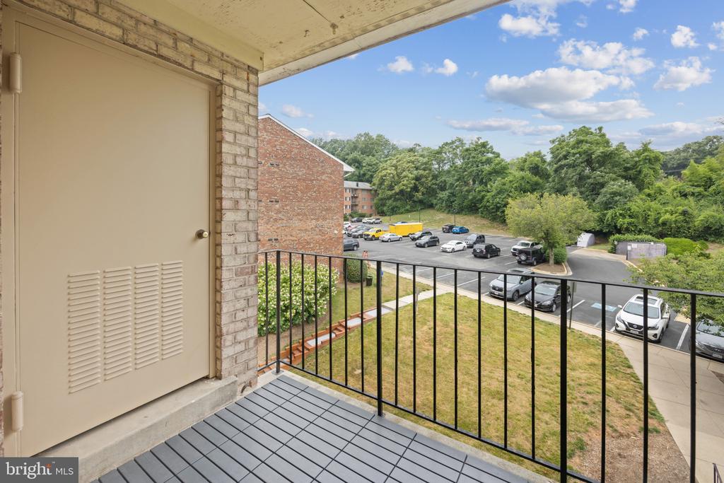 1523 Colonial Dr #304