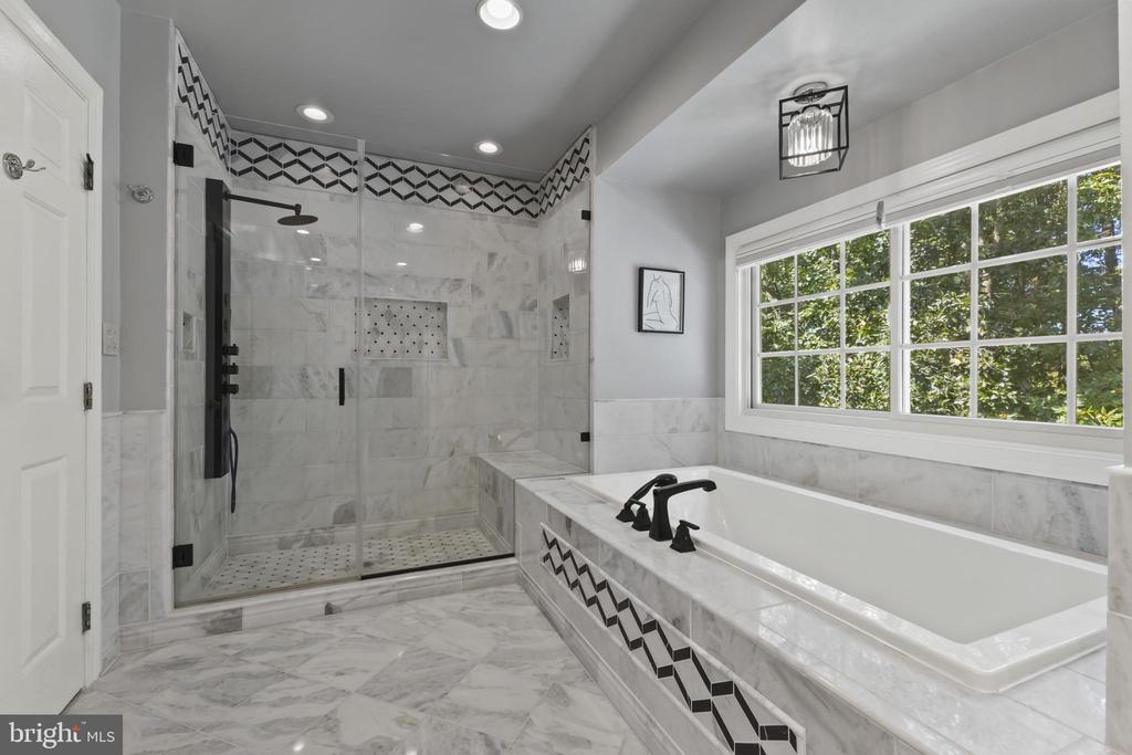 9923 BAGPIPE COURT