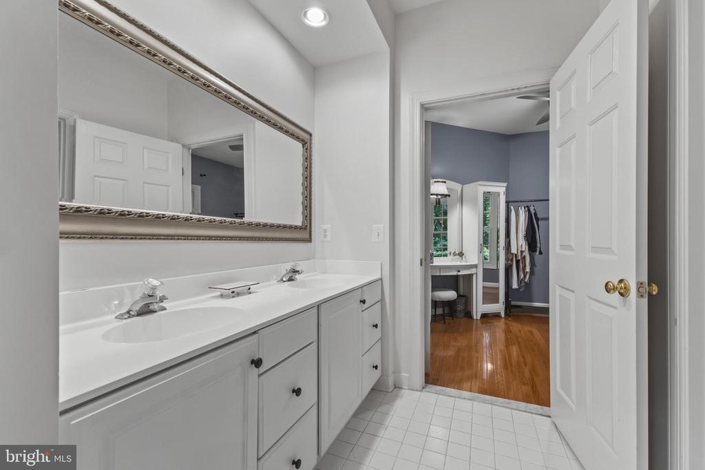9923 BAGPIPE COURT