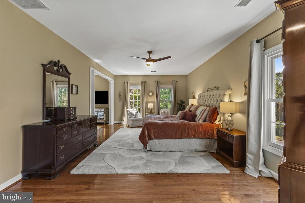 9923 BAGPIPE COURT