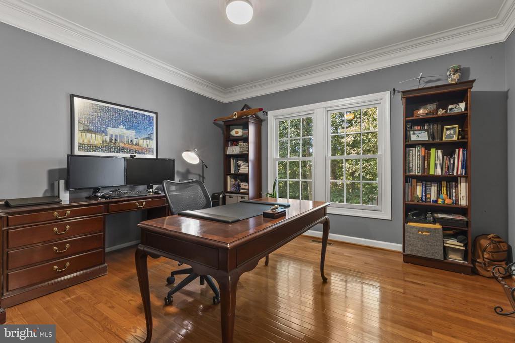 9923 BAGPIPE COURT