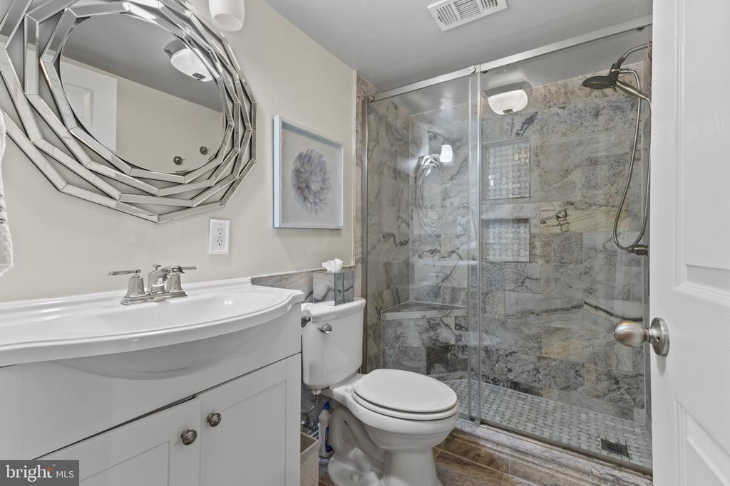 9923 BAGPIPE COURT