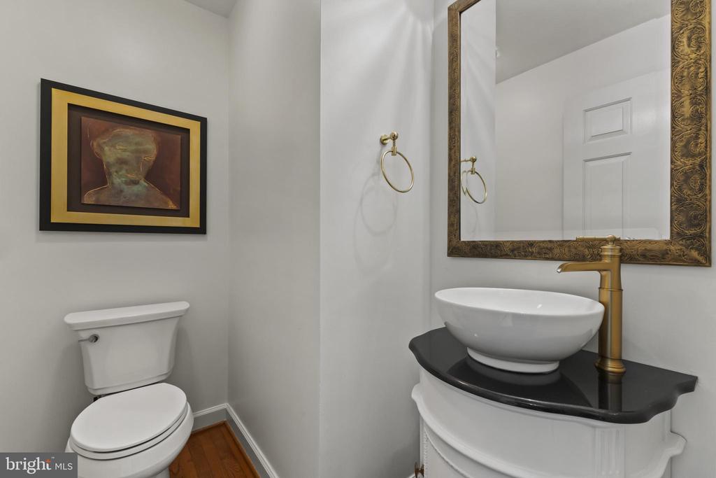 9923 BAGPIPE COURT