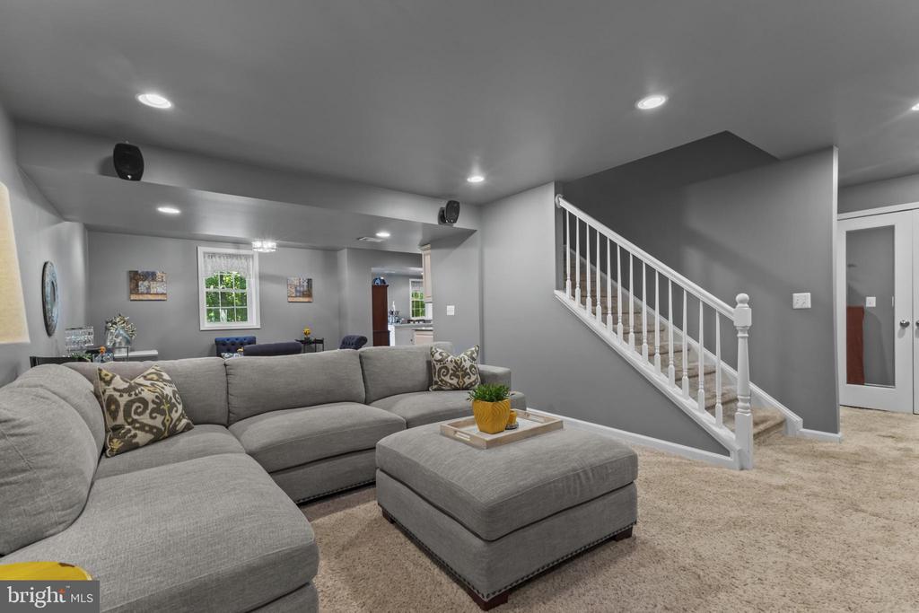 9923 BAGPIPE COURT