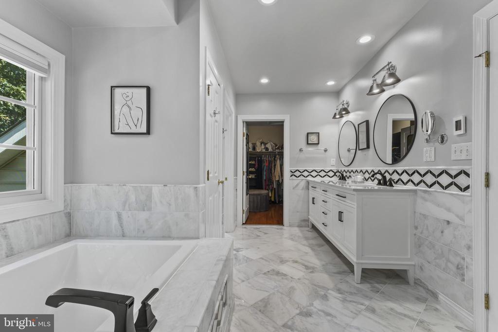 9923 BAGPIPE COURT