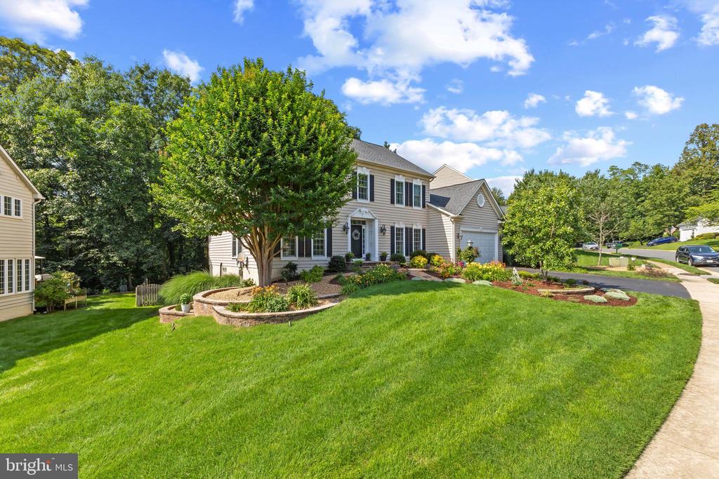 9923 BAGPIPE COURT