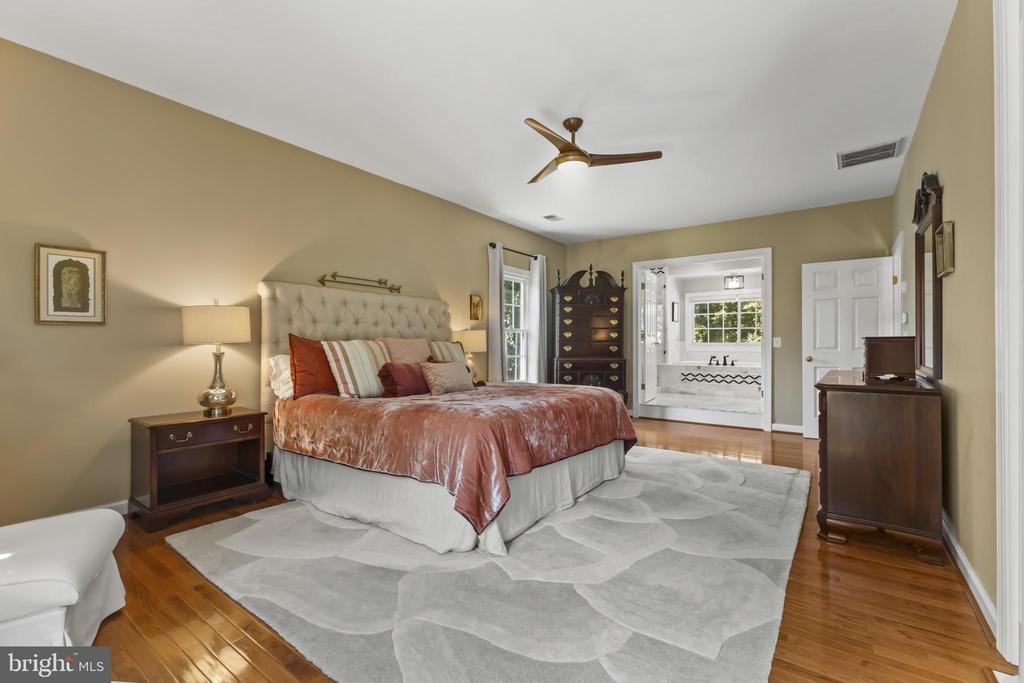 9923 BAGPIPE COURT