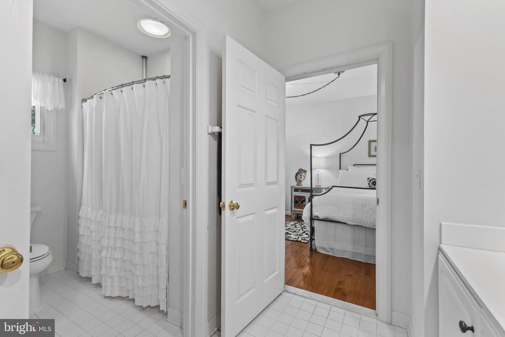 9923 BAGPIPE COURT