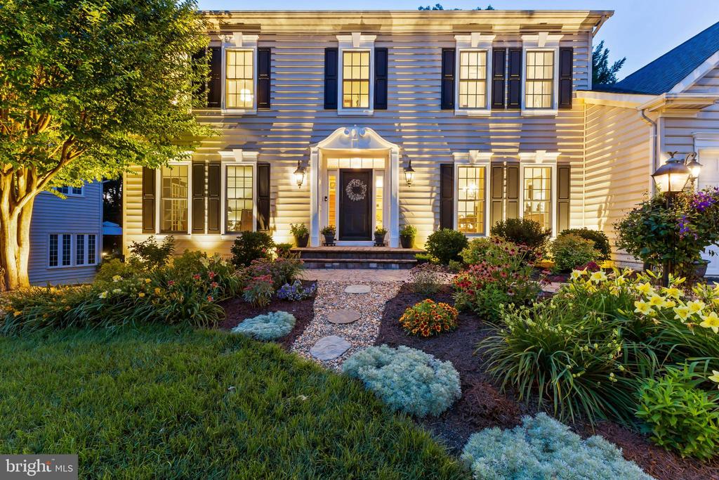 9923 BAGPIPE COURT