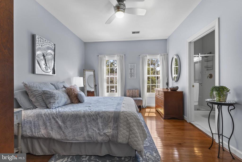 9923 BAGPIPE COURT