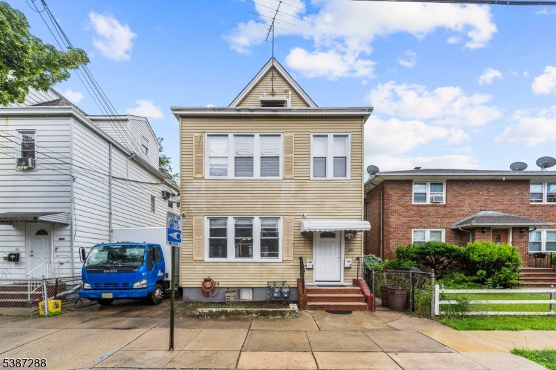 105 Van Riper Ave 1