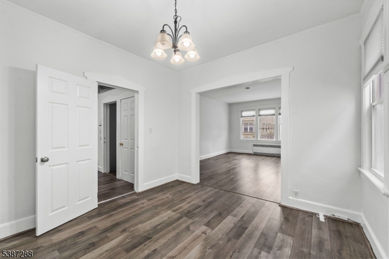 105 Van Riper Ave 1