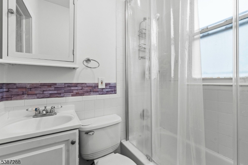 105 Van Riper Ave 1