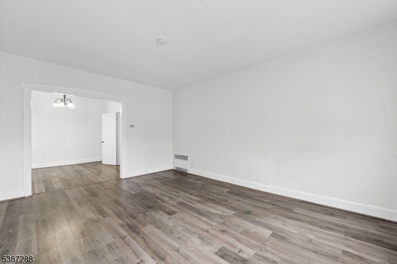 105 Van Riper Ave 1
