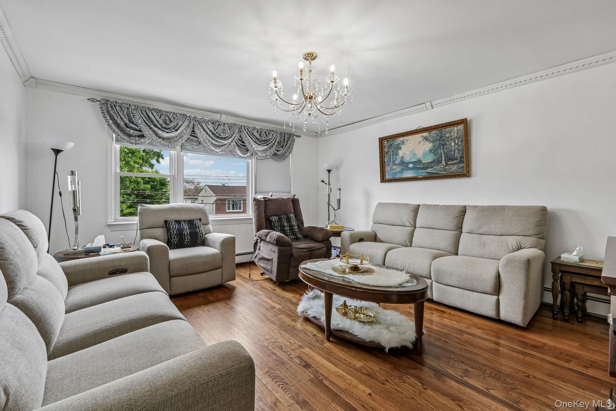 583 Bellevue Avenue N