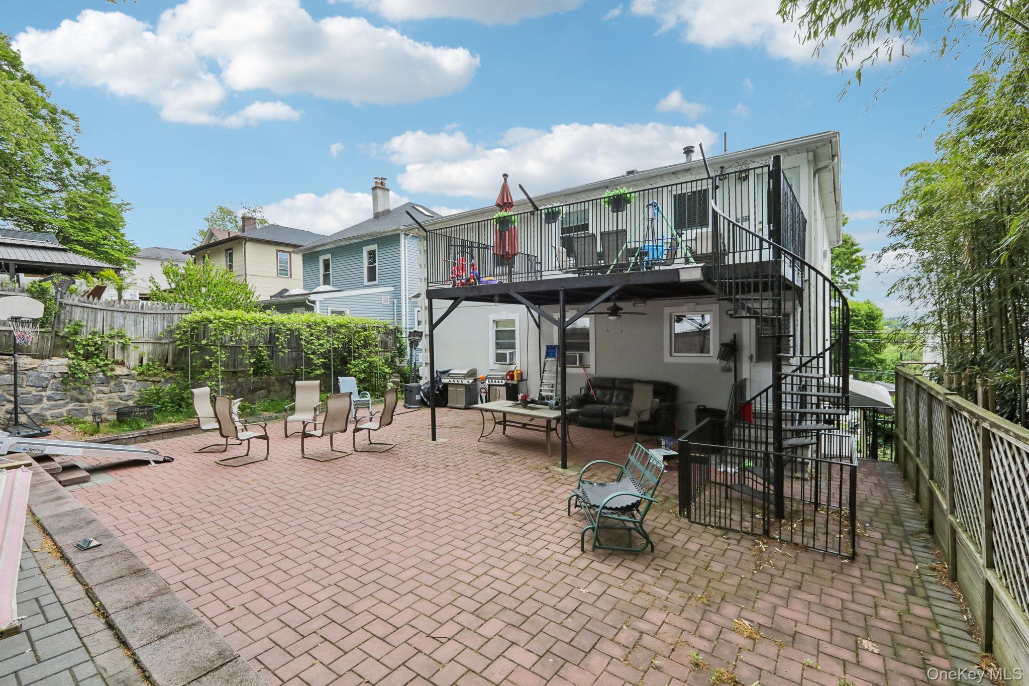 583 Bellevue Avenue N