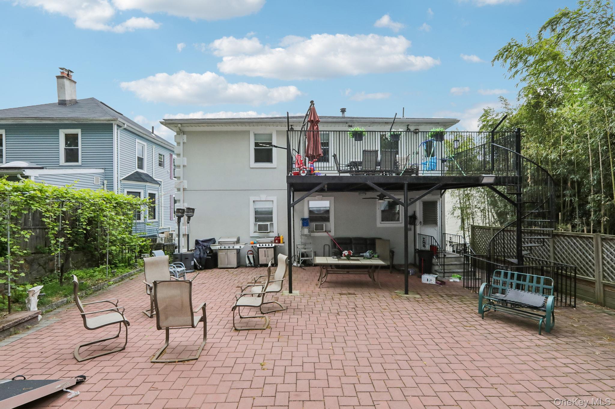 583 Bellevue Avenue N