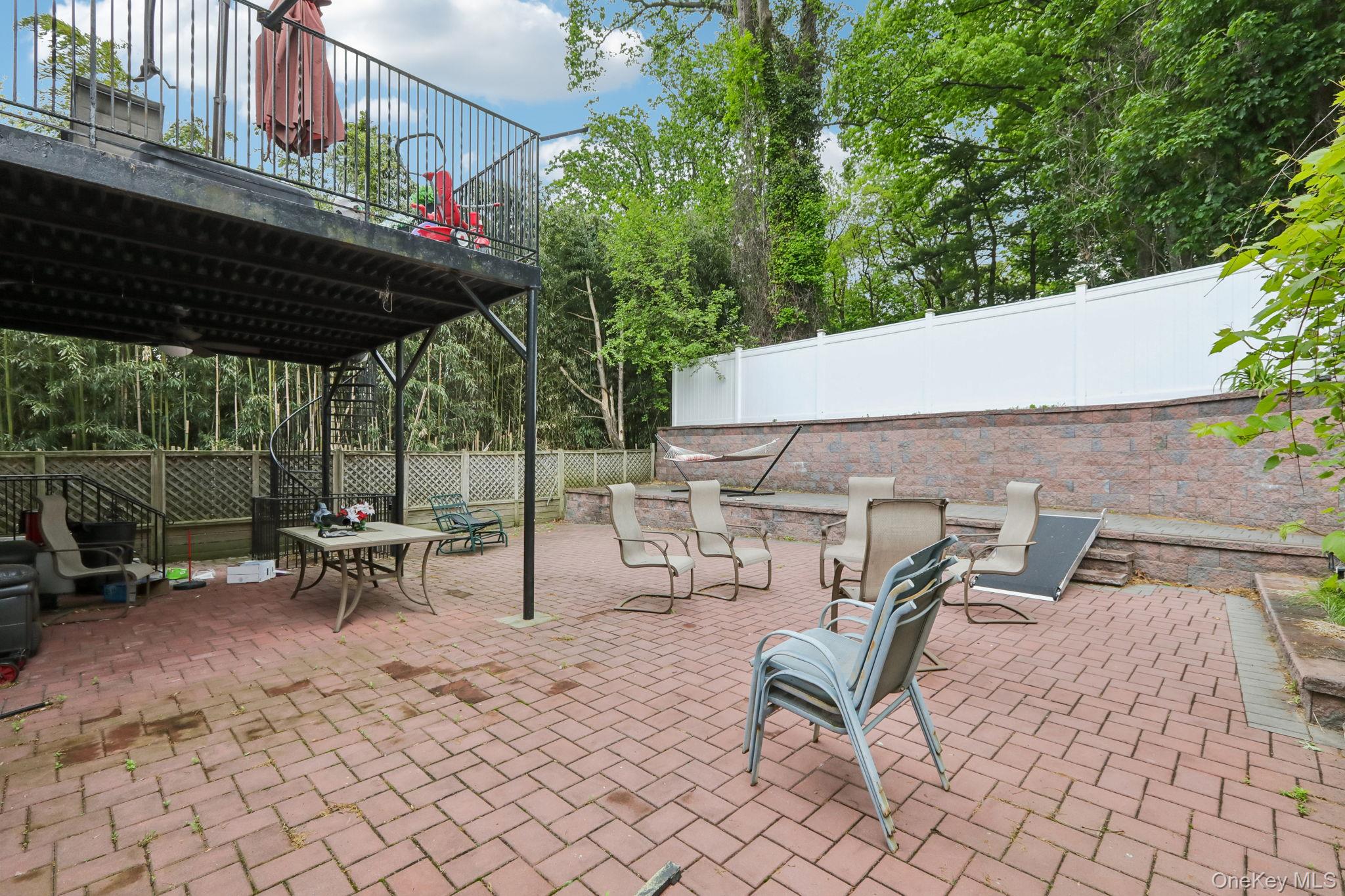 583 Bellevue Avenue N