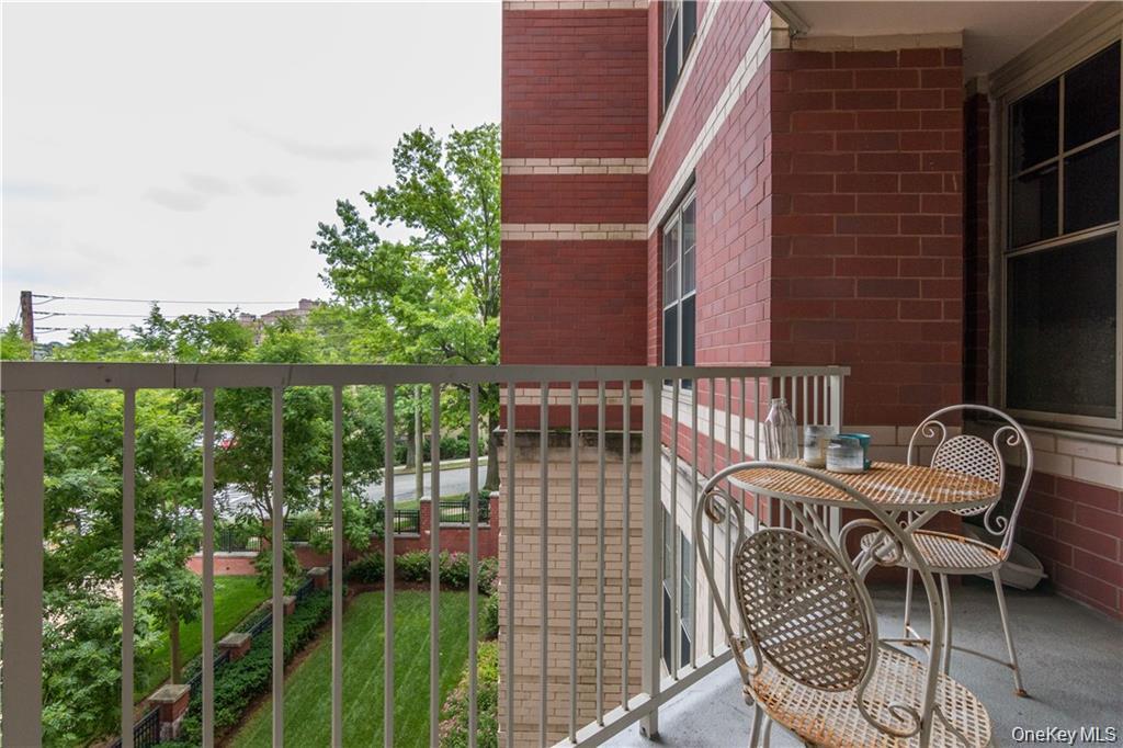 300 Mamaroneck Avenue Unit: 334
