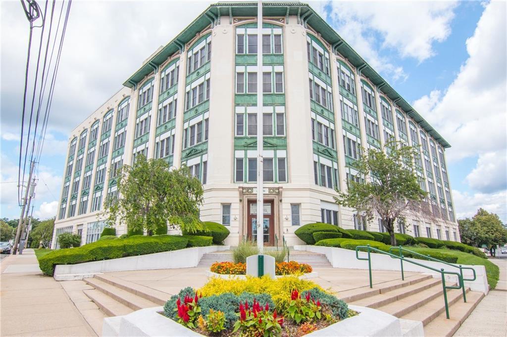 1 Landmark Square Unit: 105