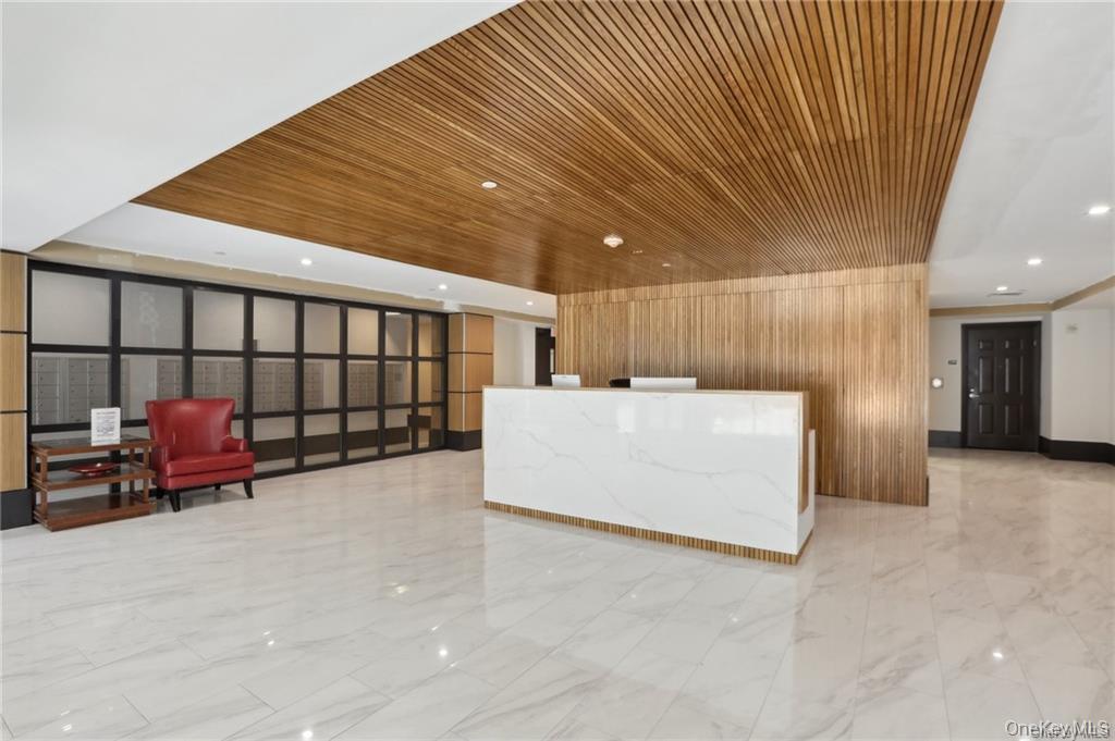 300 Mamaroneck Unit: 715