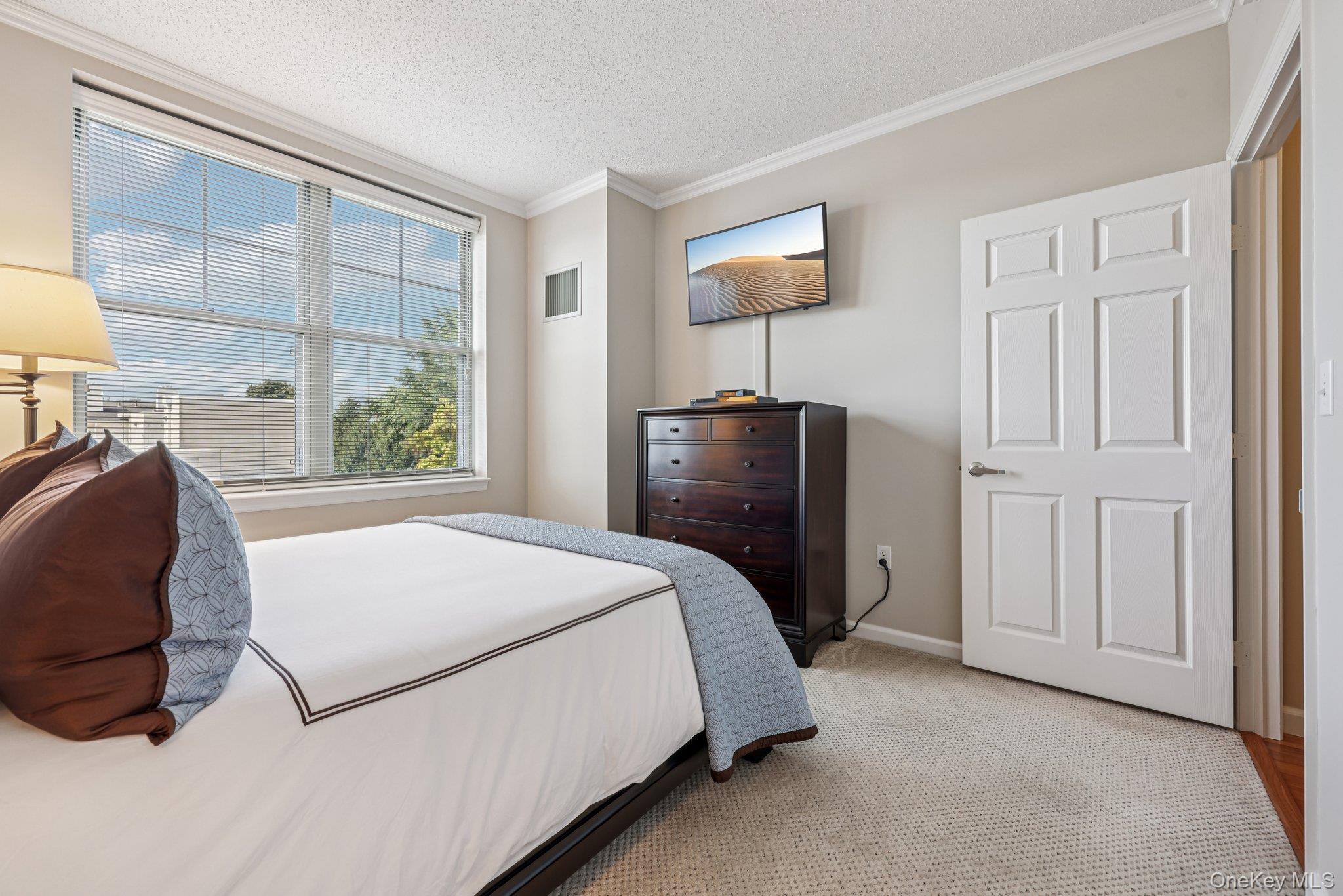 300 Mamaroneck Unit: 715