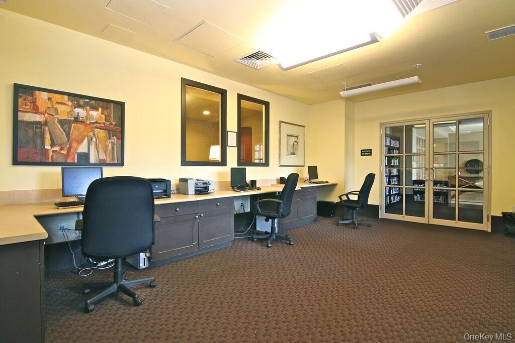 300 Mamaroneck Unit: 715