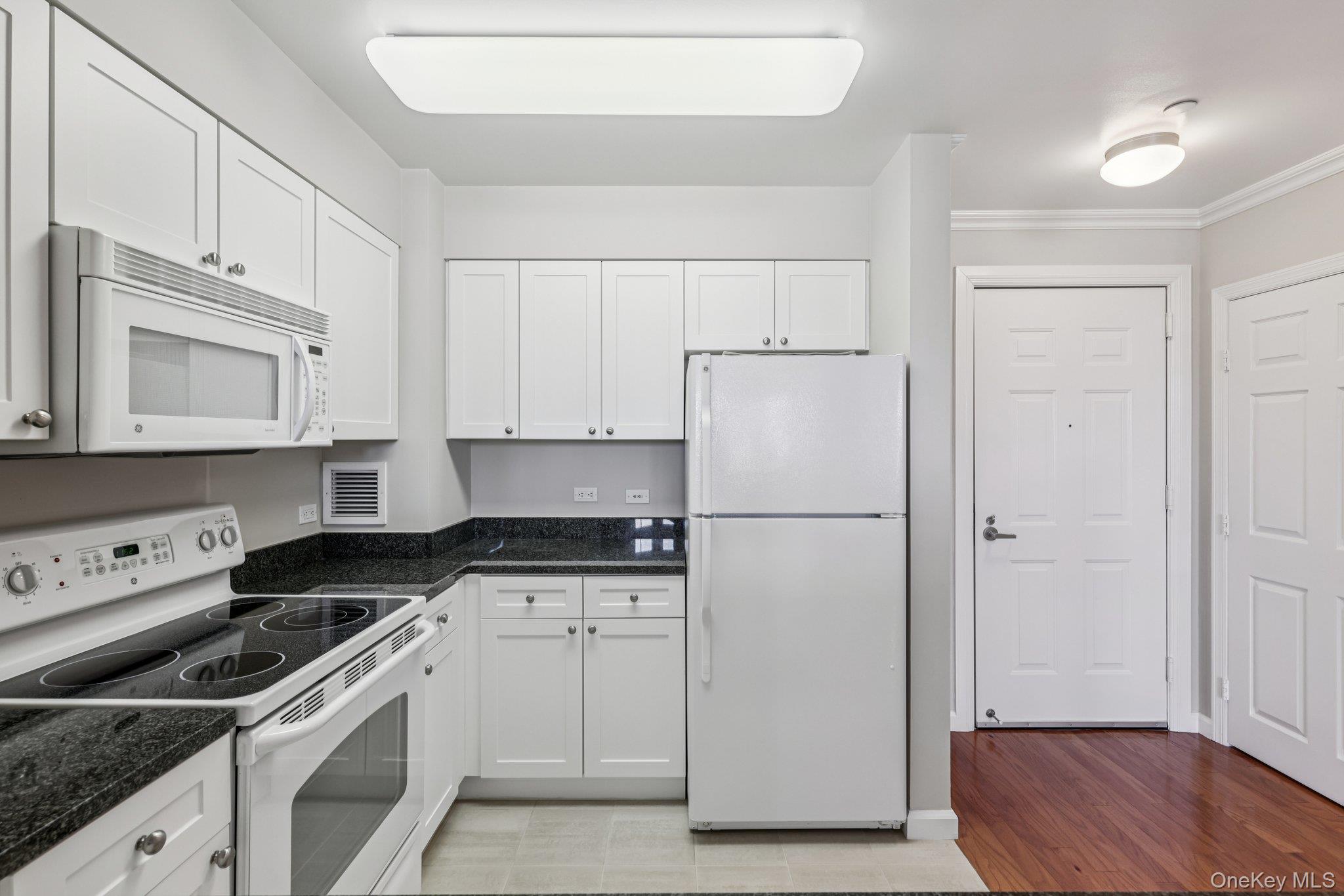 300 Mamaroneck Unit: 715