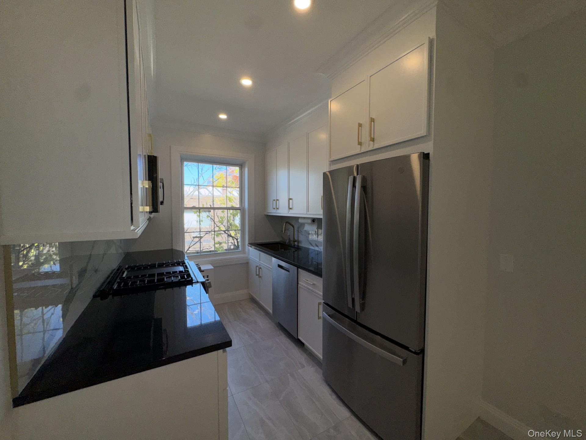 85 N Broadway Unit: 3I