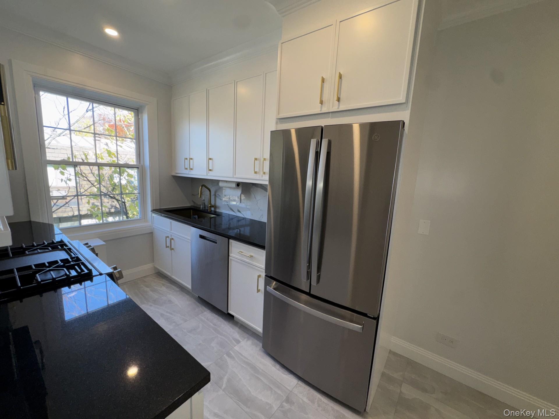 85 N Broadway Unit: 3I