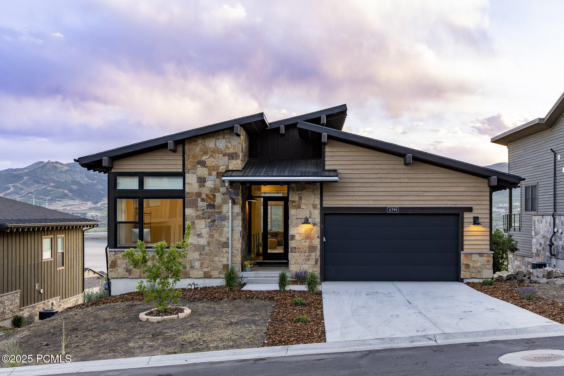 11795 N Star Gazer Circle